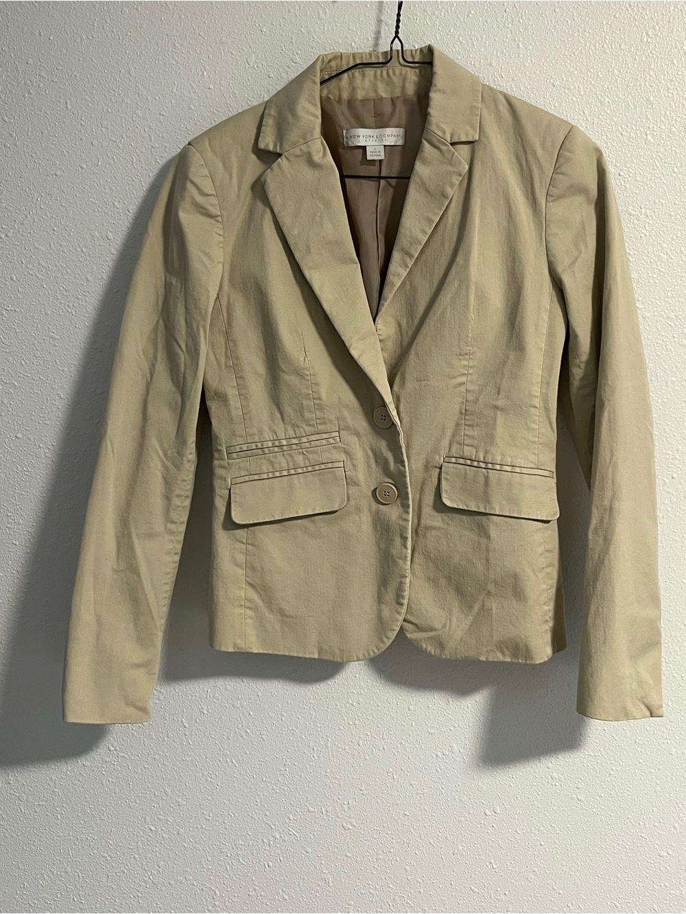 New York & Company Beige I Two-Button Tailored Blazer Size 2